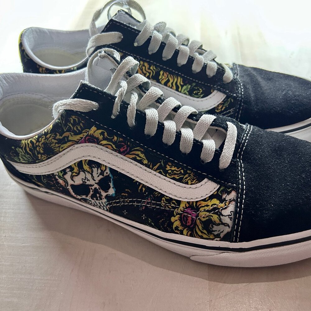100888 Vans Old Skool Skull Flames Black Size 8 / 9.5  **USED**